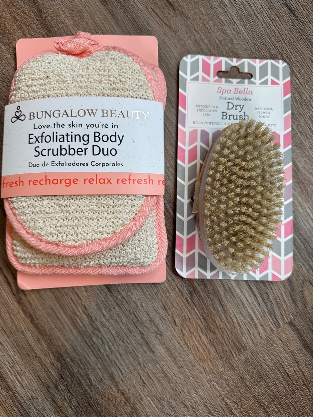 NEW! Spa Bella Dry Brush & Bungalow Beauty Exfoliating Body Scrubber Duo